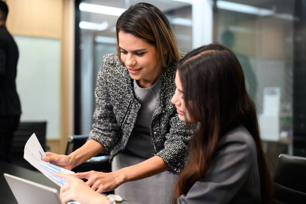 Acelera tu integración: la mentoría es clave para dominar nuevas habilidades desde el primer día.